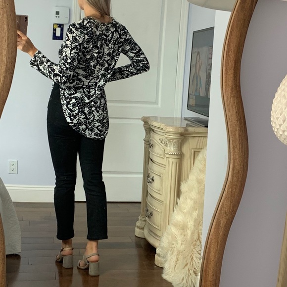 3 FOR $35 - Aritzia Wilfred Side Split Long Sleeve - Picture 5 of 8